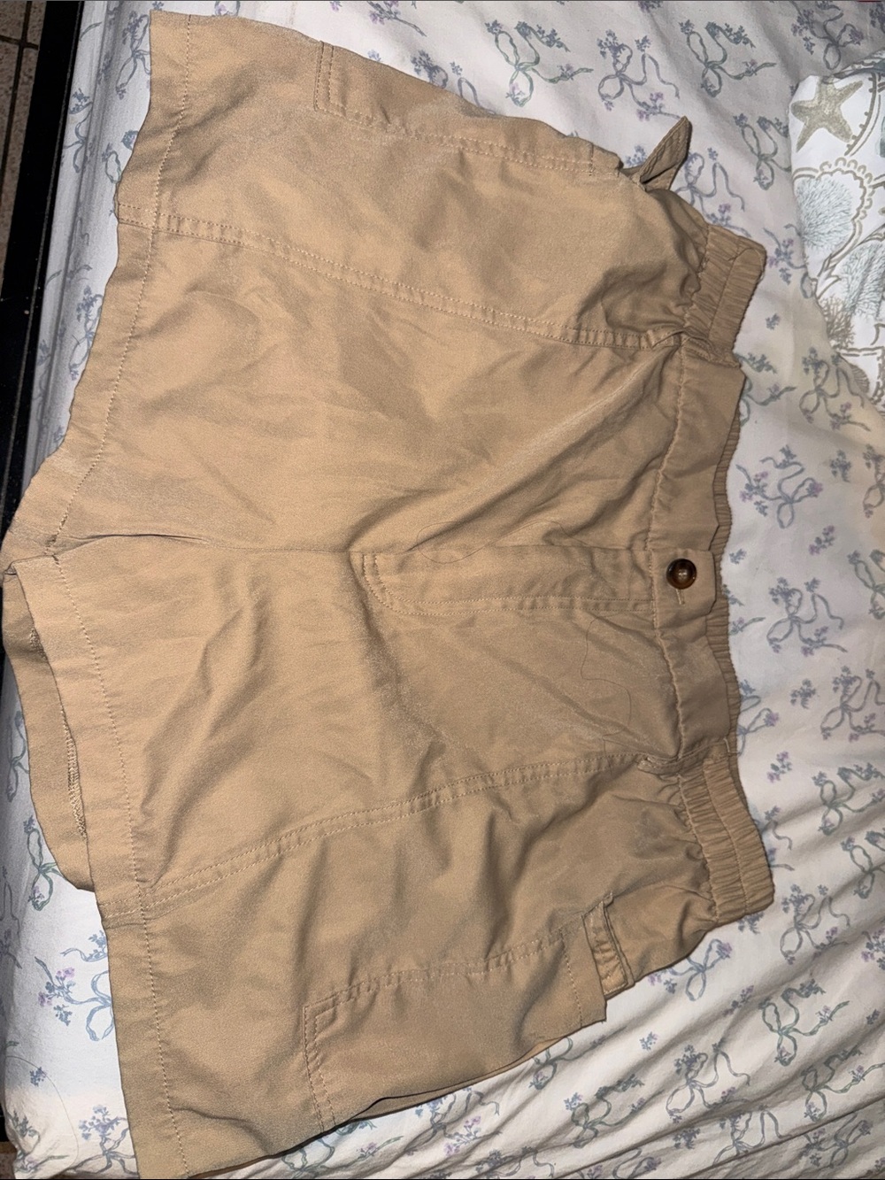 Women’s Tan Cargo Shorts - Casual Utility Style